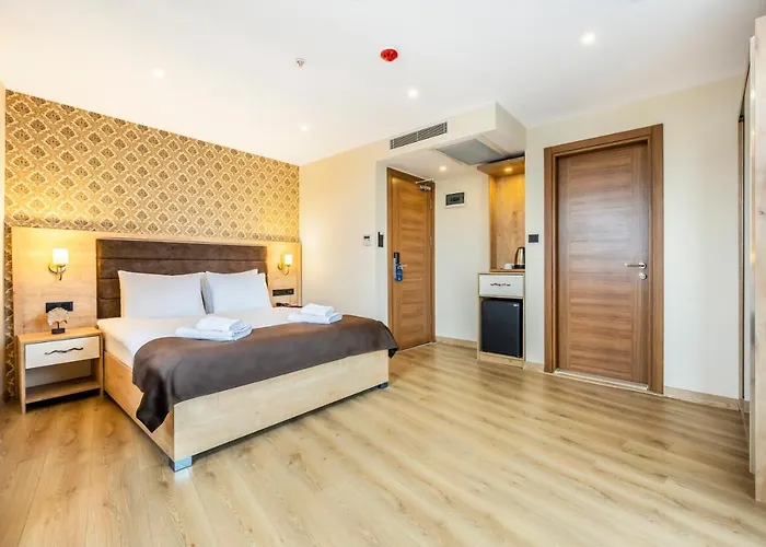 Emin Palace Hotell